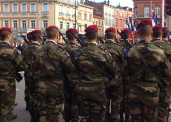 10 militaires parachutistes déployés en urgence en Estonie