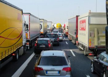 Aéroports, SNCF, routiers, les appels à la grève se multiplient en cette veille de vacances