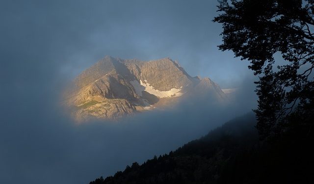Gavarnie - la disparition des névés de la Brèche de Roland inquiète de nombreux internautes
