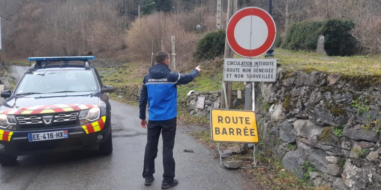 Routes fermées en montagne, les gendarmes verbalisent 4 automobilistes