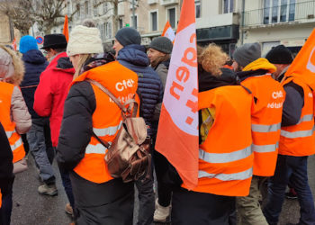 Marche aux flambeaux contre la réforme des retraites à Tarbes, la Police demande aux automobilistes d'éviter le centre ville