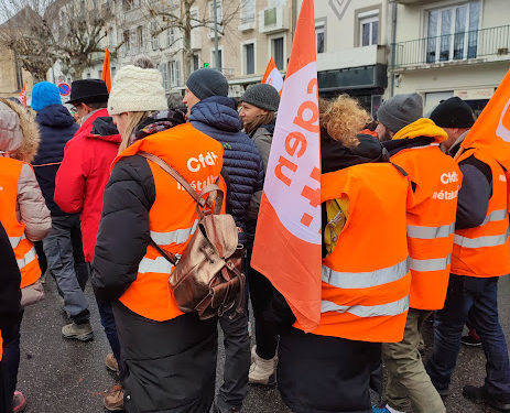 Marche aux flambeaux contre la réforme des retraites à Tarbes, la Police demande aux automobilistes d'éviter le centre ville