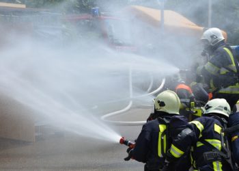 Vaste incendie dans une usine de sucre dans le Nord