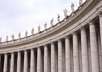 Mort du cardinal George Pell, figure controversée du Vatican