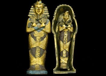 Egypte : quatre nouvelles tombes pharaoniques et une momie