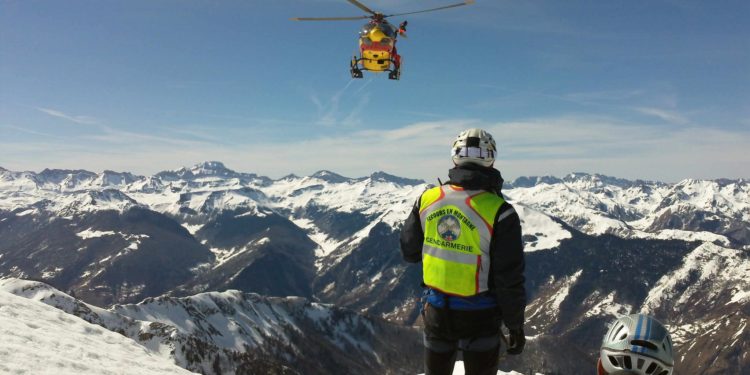 Pyrénées - blessé, abandonné par ses camarades de ski de rando, il est secouru par les gendarmes
