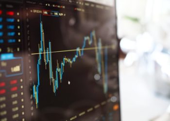 La croissance mondiale sera faible en 2023 avant de rebondir l'année prochaine annonce le FMI