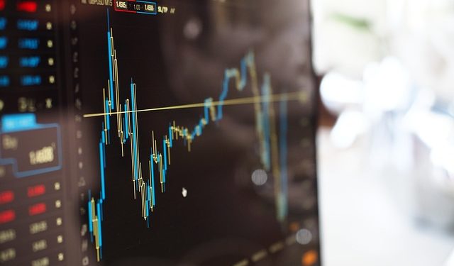 La croissance mondiale sera faible en 2023 avant de rebondir l'année prochaine annonce le FMI