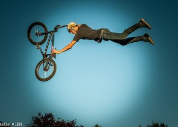 Ses vidéos de BMX cartonnent sur les réseaux sociaux