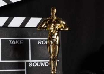 Everything Everywhere triomphe aux Oscars, Jamie Lee Curtis récompensée