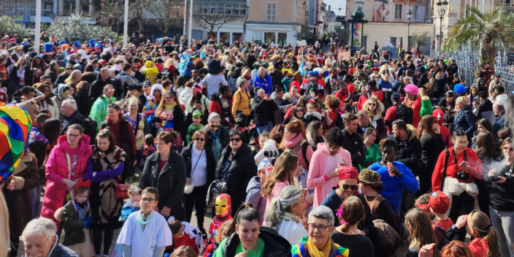 Le Roi du Carnaval a été brulé en place publique à Tarbes, toutes nos photos