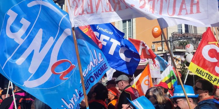 à Tarbes, la manifestation contre la réforme des retraites est aussi sur Twitter