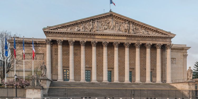 Adrien Quatennens réintégré au groupe LFI à l'Assemblée
