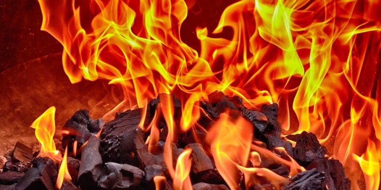 Éliminer les combustibles fossiles afin d’éviter une « catastrophe climatique »