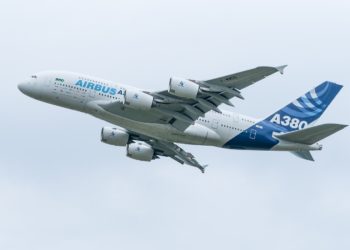 plane, airbus, Tarmac aerosave remet en service son 1000e avion et annonce des embauchesa380