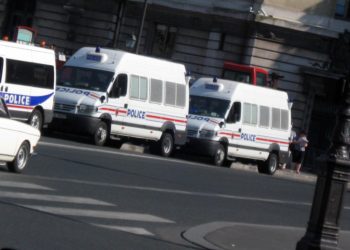 Nuit d'émeutes à Nanterre après la mort d'un jeune de 17 ans tué par un policier