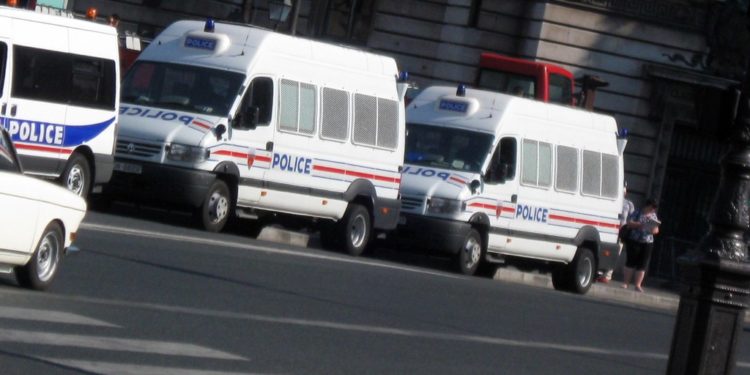 Nuit d'émeutes à Nanterre après la mort d'un jeune de 17 ans tué par un policier