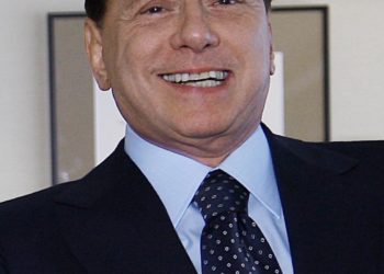 Berlusconi, figure de la droite italienne et magnat des médias
