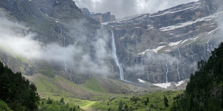 Lourdes, Pic du Midi, découvrez ce que l'intelligence artificielle l'IA Bard de Google propose de découvrir dans les Hautes Pyrénées cet été