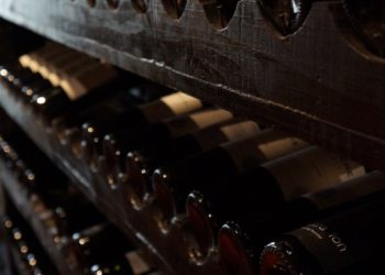 Vidéo Insolite - du vin rouge inonde un village du Portugal