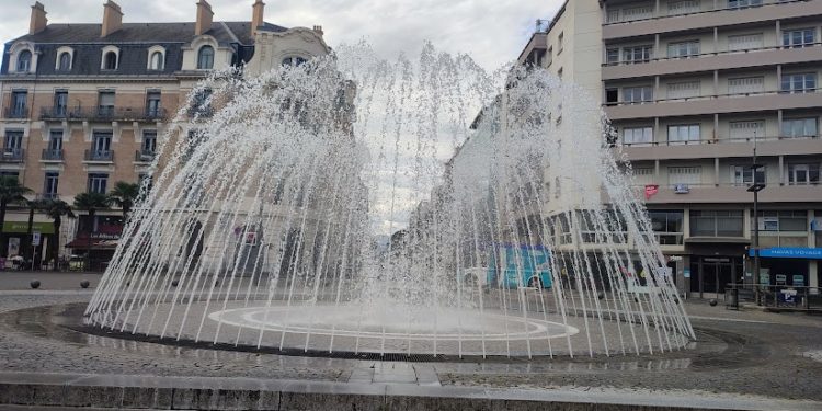 Les jets d'eau sont rallumés sur la place de Verdun à Tarbes