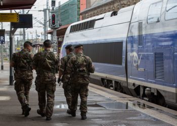 Plan Vigipirate maximun militaire Arras Tarbes