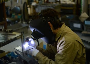 Entreprise artisanale : Comment réussir la création de sa première boîte ?