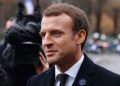 Emmanuel Macron en Egypte et en Jordanie, les dirigeants tchèque et autrichien en Israël. Plusieurs dirigeants européens sont en mission diplomatique au Moyen-Orient. L'objectif est de tenter d’empêcher une escalade militaire du conflit dans la bande de Gaza. Emmanuel Macron a prôné l'apaisement et affirme que "l'idée des deux Etats, Israël et Palestine, n'est pas caduque." Macron au Caire : la France va envoyer un navire militaire pour "soutenir" les hôpitaux de Gaza La France va envoyer un navire de la Marine nationale en Méditerranée orientale pour "soutenir les hôpitaux" de Gaza, a annoncé mercredi 25 octobre le président Emmanuel Macron au Caire, ajoutant qu'un avion chargé de matériel médical arriverait aussi jeudi en Egypte. Macron propose une "coalition contre le Hamas" : "Ce qui peut surprendre, c'est qu'une telle initiative vienne de la France"  Après une première étape mardi en Israël, où il a présenté les condoléances d'un "pays ami, éploré devant l'acte terroriste le plus terrible de votre Histoire", Emmanuel Macron s’est rendu en Jordanie puis en Egypte ce mercredi 25 octobre. A travers cette tournée diplomatique, le président français souhaite notamment relancer le "processus de paix" pour la création d'un Etat palestinien. L'analyse de Beligh Nabli, professeur des universités en droit public.