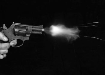 Toulouse, un joueur de pétanque tente de s'interposer dans une dispute : il reçoit un coup de pistolet