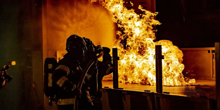 Un pompier blessé en intervention sur un incendies de voitures