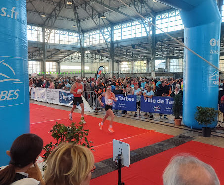 Exploit, souffrance, joie pour les 2000 participants du 40e semi marathon Lourdes Tarbes, nos photos