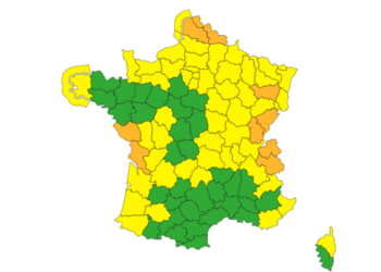 Emmanuel Macron dans un Pas de Calais sous les inondations