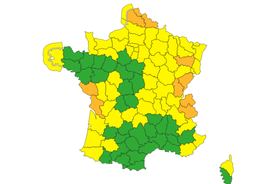 Emmanuel Macron dans un Pas de Calais sous les inondations