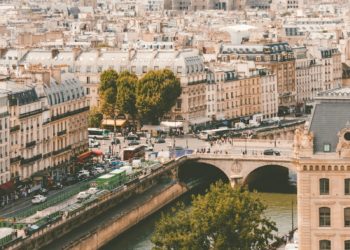JO 2024. Des bouquinistes consternés le long de la Seine
