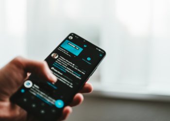 X Twitter et la démocratie, pourquoi Anne Hidalgo quitte le réseau d'Elon Musk