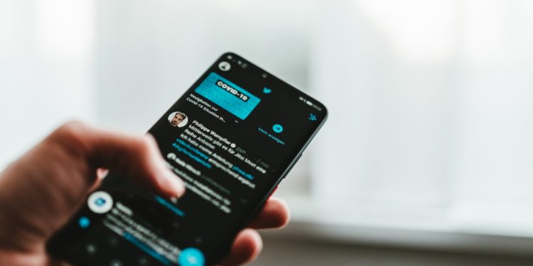 X Twitter et la démocratie, pourquoi Anne Hidalgo quitte le réseau d'Elon Musk