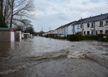 Inondations, le Pas de Calais repasse en alerte rouge, 11 départements en alerte orange