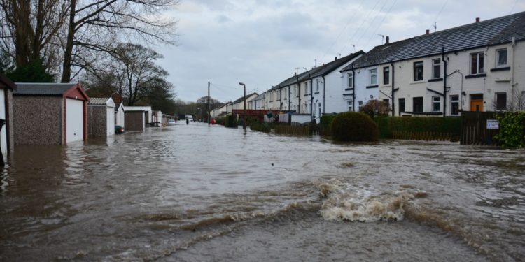 Inondations, le Pas de Calais repasse en alerte rouge, 11 départements en alerte orange