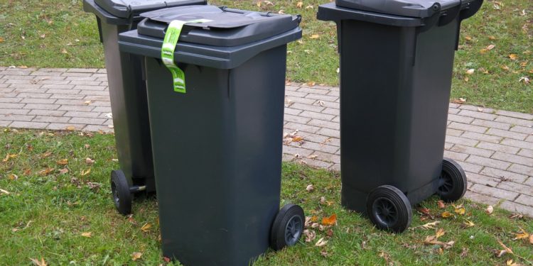 Ils proposent de changer les poubelles : attention aux tentatives d'escroquerie