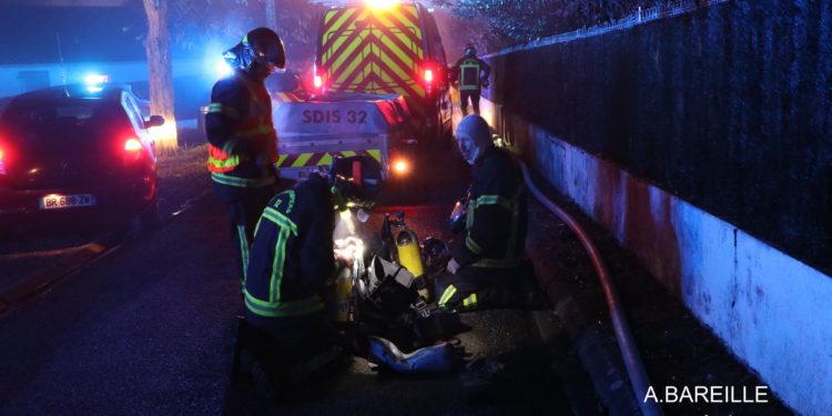 Violent incendie dans le Gers, un homme grièvement blessé sauvé des flammes