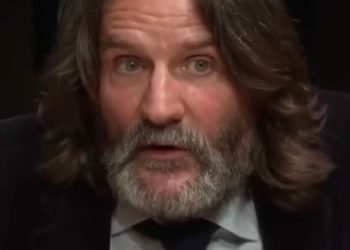 Frédéric Beigbeder a été convoqué ce mardi matin au commissariat de Pau pour être placé en garde à vue. L'information révélée par la rédaction de France Bleu Béarn Bigorre a été confirmée par le Parquet de Pau qui a précisé qu'il ne s'agit pas d'une affaire liée aux stupéfiants. Originaire du Béarn Frédéric Beigbeder est un écrivain, critique littéraire, scénariste, animateur de télévision et réalisateur français.