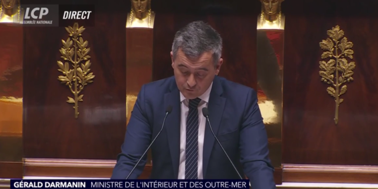 La loi immigration de Darmanin sous la menace d'une motion de rejet