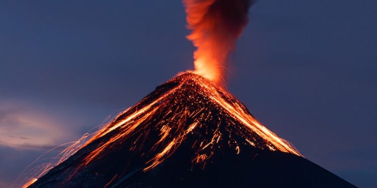 Indonésie : éruption mortelle d'un volcan