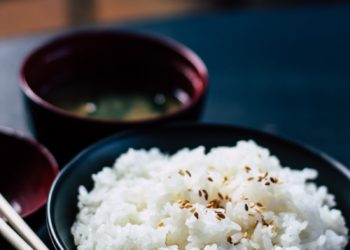 Des paquets de riz vendus par Carrefour peuvent contenir des larves vivantes