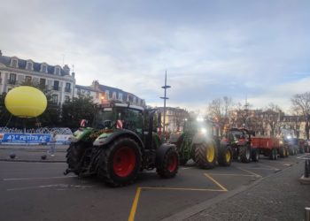 Les agriculteurs en colère ont bloqué le centre ville de Tarbes dimanche