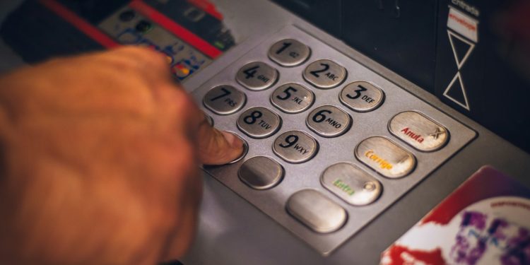 Crédit immobilier : le taux moyen a été de 3,59 % en 2023, le nombre de prêts en chute libre