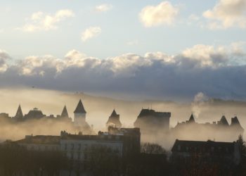 En gare de Pau, ivre, il pense avoir perdu son sac et agresse les contrôleurs