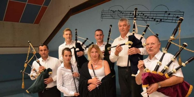 Avec l'amicale des Celtes en Bigorre, un autre groupe Breton présent au Festival Celtique d'Aureilhan