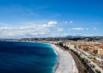 Incendie spectaculaire à Nice