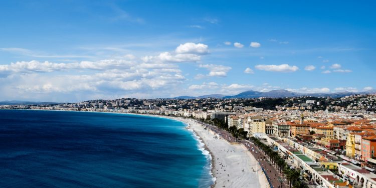 Incendie spectaculaire à Nice